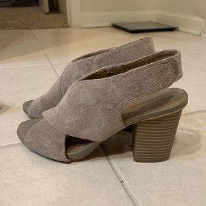 Gray suede heels - 7.5- Kenneth Cole Reaction